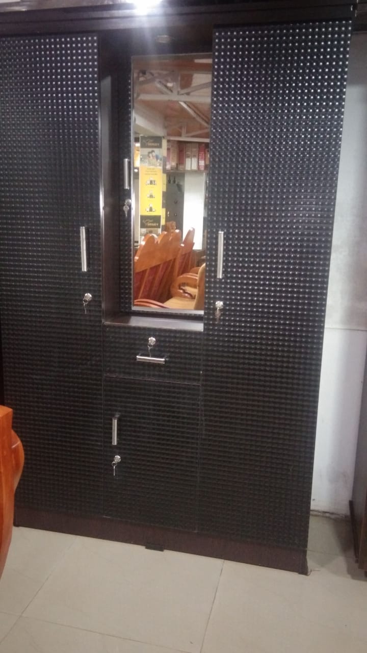 SRI VIGNESWARRA RADIOS PANDALUR